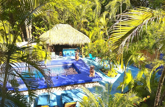 Casa los Sueños - Beachfront house with pool