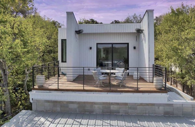 Casa Luna-Modern Retreat w/Private Cowboy Pool!