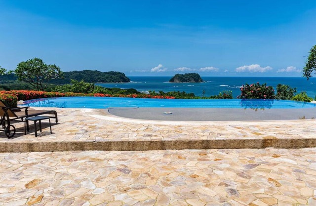 Casa Macaw, Ocean View Villa with Infinity Pool