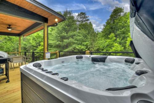 Casa Moderne - Cozy modern vibes plus a hot tub