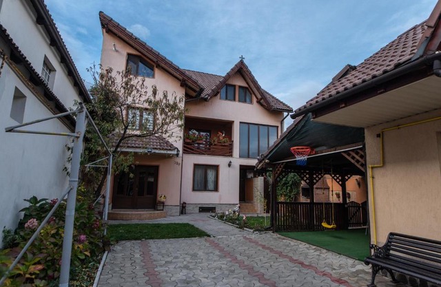 Casa Nicoladis
