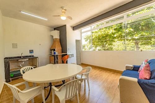 Casa no Guarujá c/Wi-Fi e churrasqueira