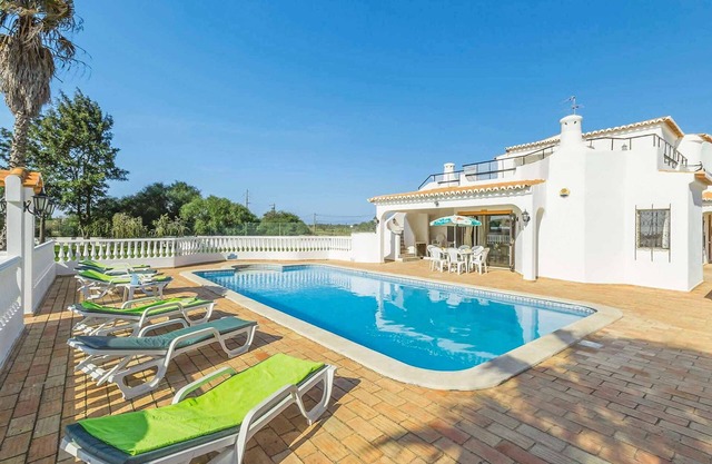 Casa Omar - Three Bedroom Villa, Sleeps 6