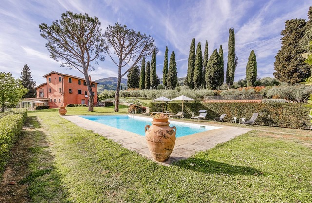 Casa Paradiso With Wonderful Panorama, Capannori, Italy