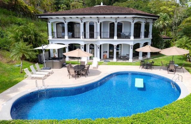 Casa Patron 6 Bdrs, Private Pool/BBQ, Game Room: Bar,Pool+Poker