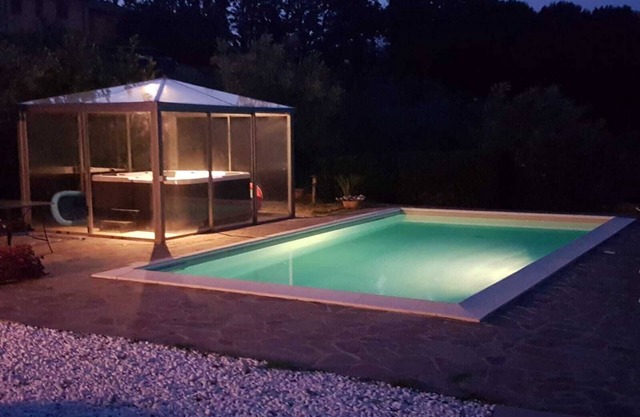 CASA PILAR villa with private pool and jacuzzi in chianti