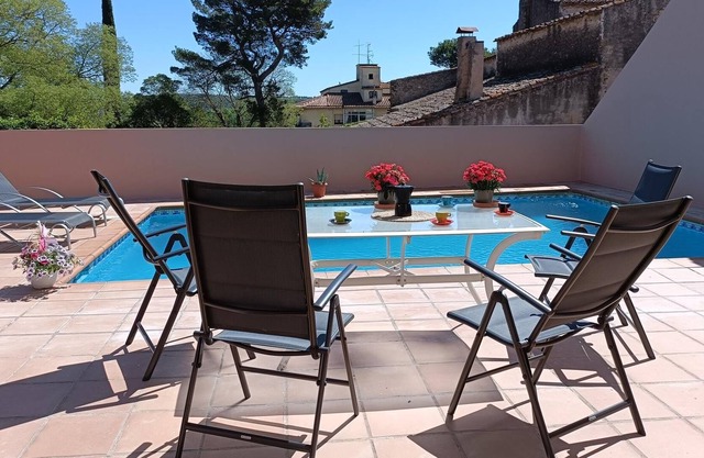 Casa Pintora with private pool. 12kms to Costa Brava beaches