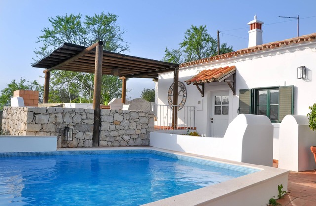 Casa Poente A wonderful countryside Cottage in the hills of the Algarve.