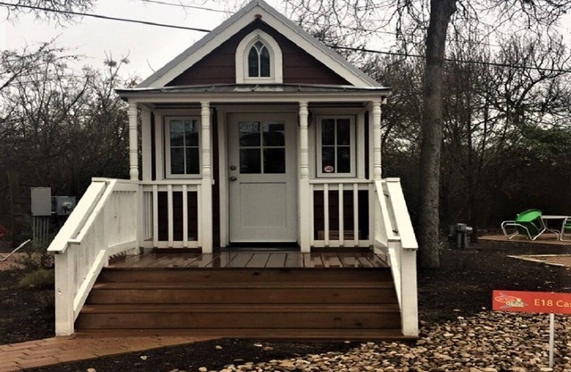 Casa Rosa Waterfront Tiny Home nLake Conroe Retreat Beautiful Sunsets
