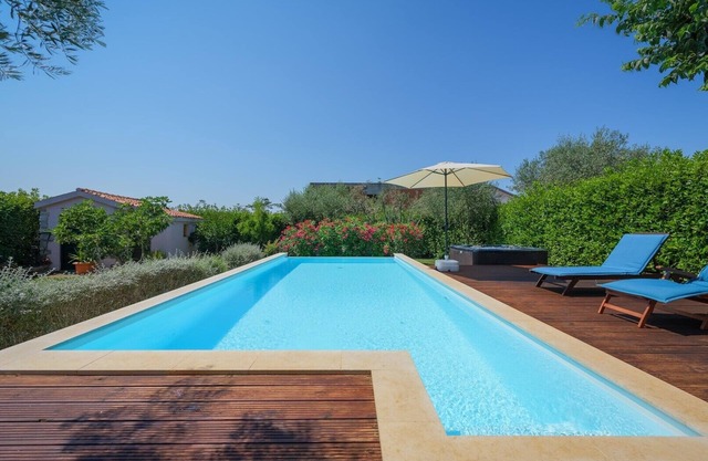 Casa Rossa in Nova Vas