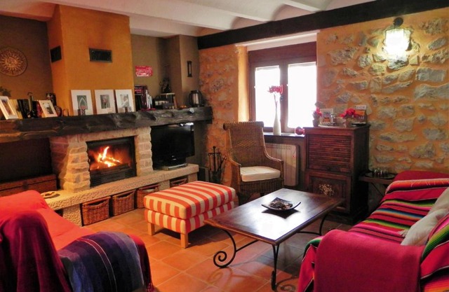 Casa Rural " LA PARRA"