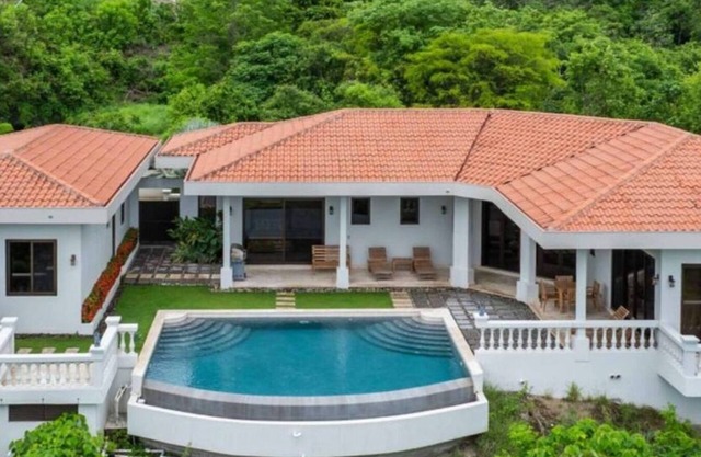 Casa Sol del Mar is a radiant ocean-view retreat in the heart of Guanacaste.