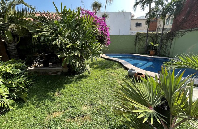 CASA SOLA CON ALBERCA, MUY CERCA DE LA PLAYA