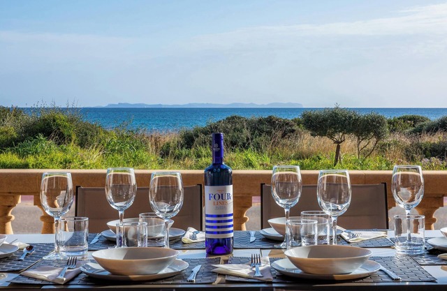 'Casa vacacional Es Vell Marí' with Sea View, BBQ, Terraces & Wi-Fi
