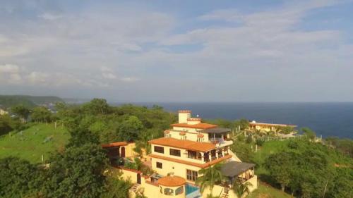Casa Xcaanda, oceanfront with private pool