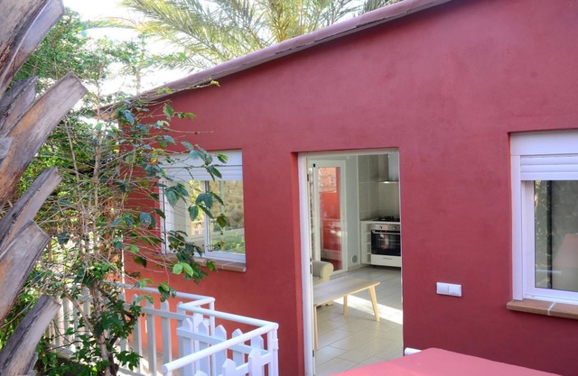 Casita La Palmera - One Bedroom House, Sleeps 2