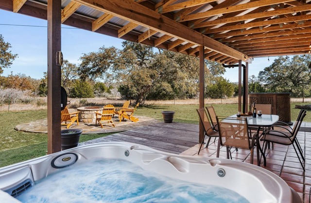 Casita Refugio- Hot Tub, Fire Pit, Views, King Bed.near wineries and breweries