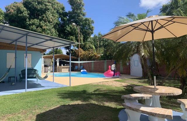 Casita tres mares! Custom Home With private Pool, Outdoor Grill, Easy Beach Wa