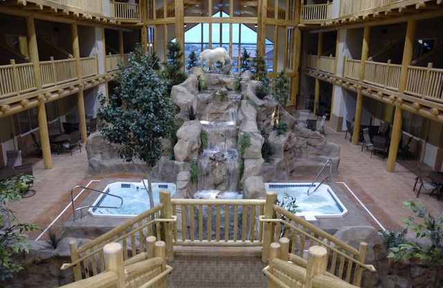 Casper C'mon Inn Hotel & Suites