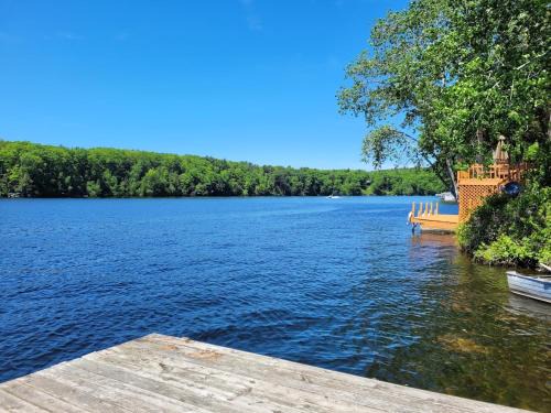 Castaway Cottage on Croton Pond #4