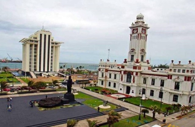 CASTLEROCK SUITES AND CONDOS VERACRUZ MEXICO