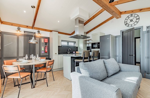 Castleton Premier Lodge
