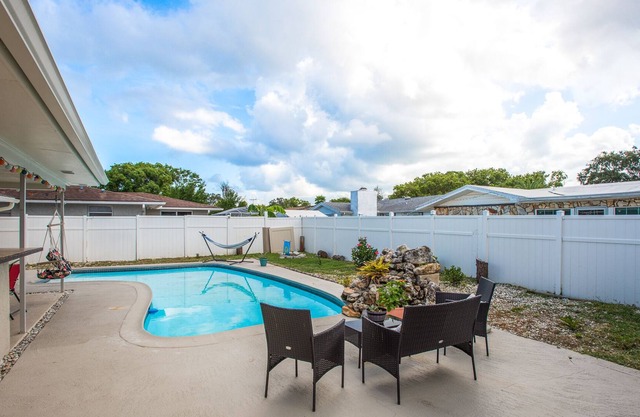 Catalina Cottage Pool Home Close To Beaches