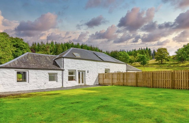 Caterlan Cottage - Two Bedroom Villa, Sleeps 4