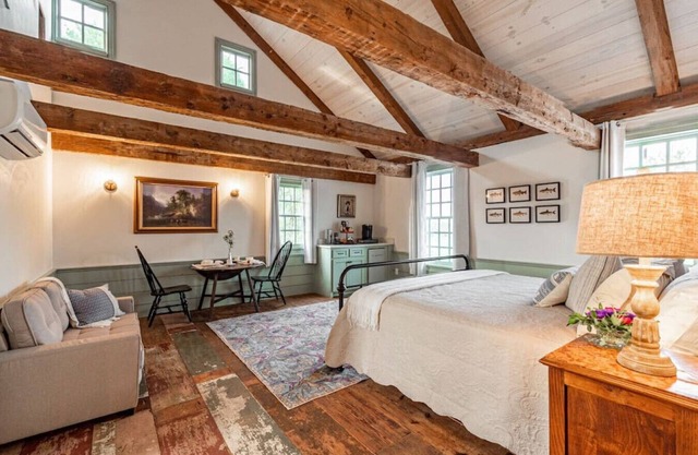 Catskill upstairs suite - The Mohawk Valley House