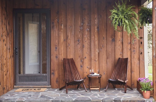 Catskills Retro Retreat- Unique 3 Bd/2 Ba Upstate Home w/Hot Tub & Firepit -mins from Woodstock