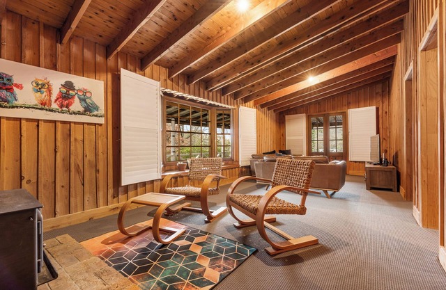 Cedar Log Cabin Bush Retreat – Pet-Friendly | Fire Pit | Wildlife Escape