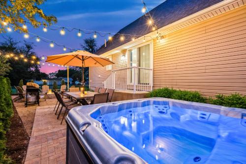 Cedar Point, Kalahari, Sports Force, Hot tub, Fire pit, EV, Pets, Beach, Fireplace, Park