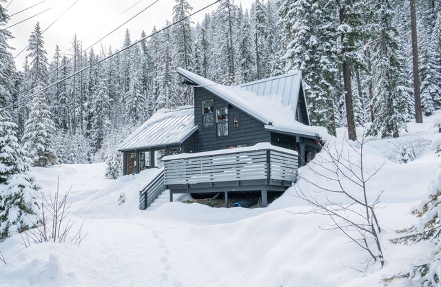 Cedar Rest Lakeview Cabin- Listed as Leavenworth's Best Overall Vacation Rental!