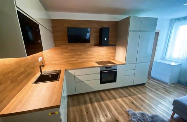 Celý byt 2+1 v Porubě s pracovnou a 2 balkóny