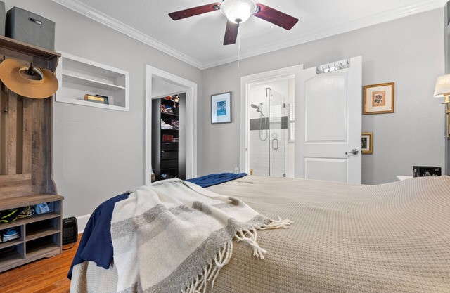 Centerally located modern cottege