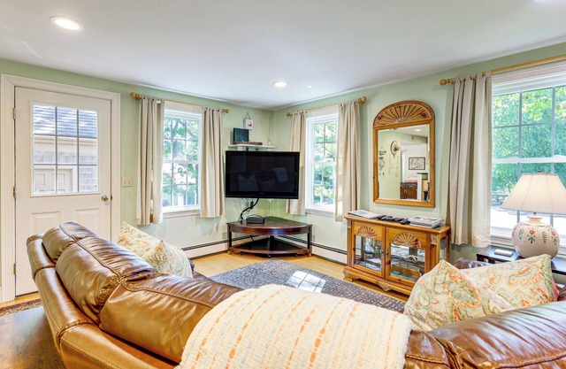 Centerville Escape w/Pool ~ 3 Mi to Beach!