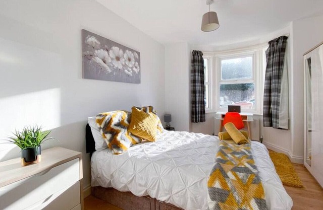 Central 4 bed-Reading City Centre