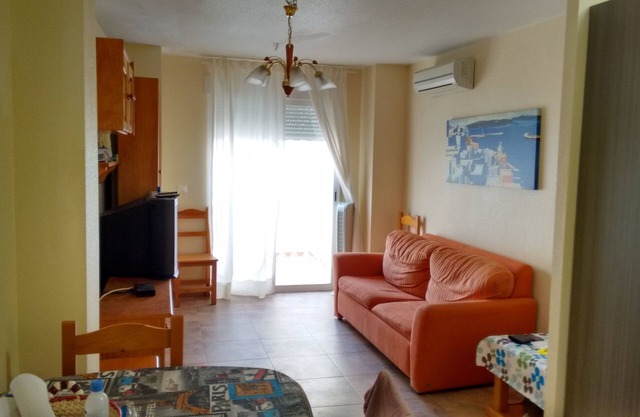 Central apartment, 300m from the beach, a/c, wifi