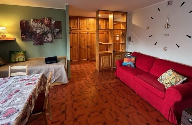 Central apartment convenient to services and ski slopes