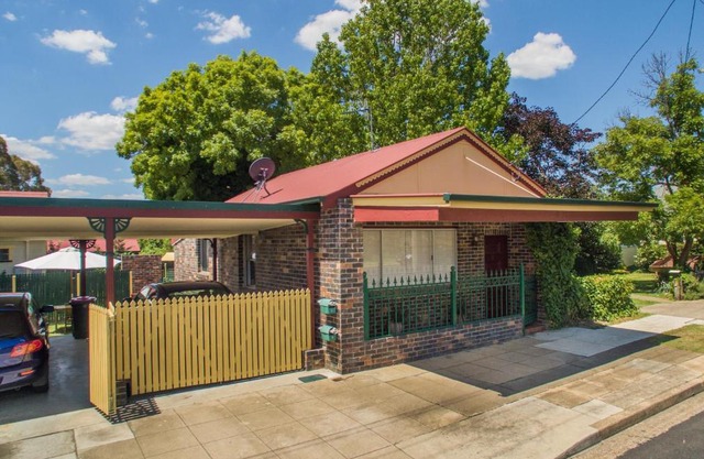 Central Armidale 2-Bedroom Apartment