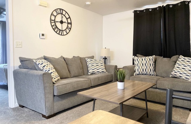 Central Cottage 1 Bed 1 Bath Home
