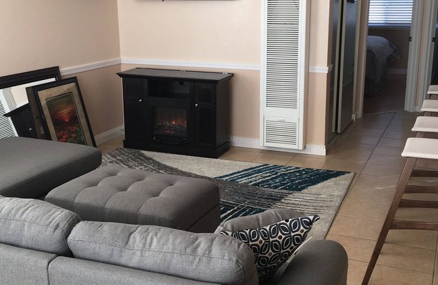 Central Location! Close To HWY 80/580, Richmond Bart, Refinery, Marina, SF