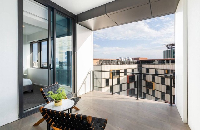 Central Unit w/Modern Design, Close to Everything