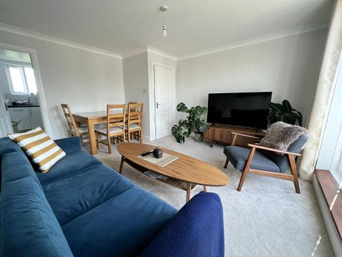 Central Wimbledon Apartment with Parking