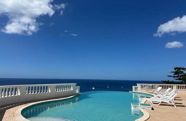 Centrally located apartment in a quiet community with exceptional views!