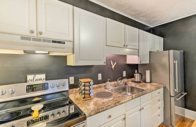 Centrally Located Apartment Near Herkimer Diamonds