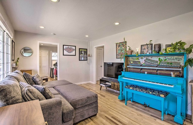 Centrally Located Aurora Home w/Covered Patio