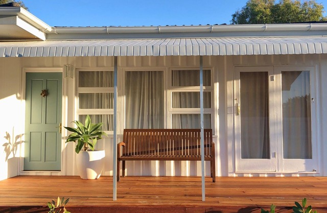 Centrally located "Bargara Beach Cottage"