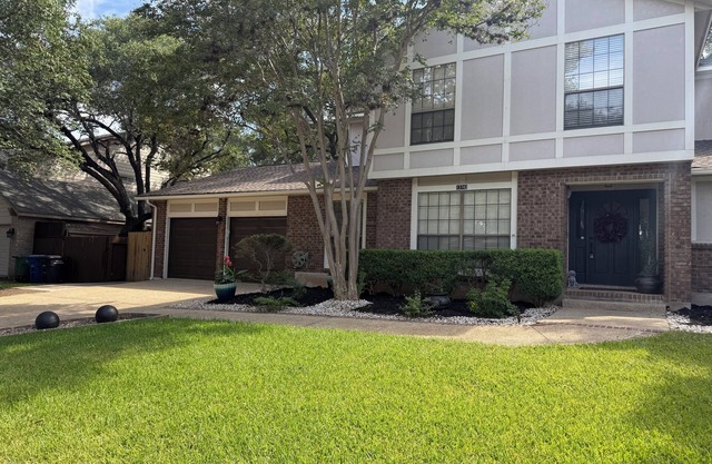 CENTRALLY LOCATED CLOSE TO AIRPORT & MCALLISTER PARK- 4 BR, 3.5 bath, 2800 SQ FT