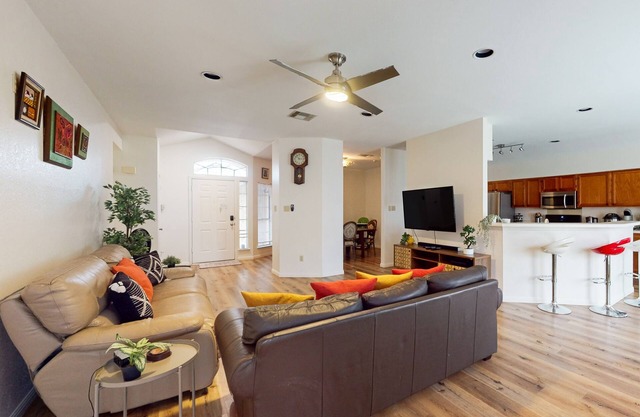 Centrally located house with patio, central AC, & washer/dryer